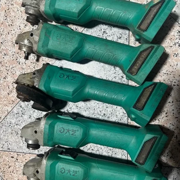 锂电角磨机无线充电式多功能手磨机工业级通用款砂轮打磨机