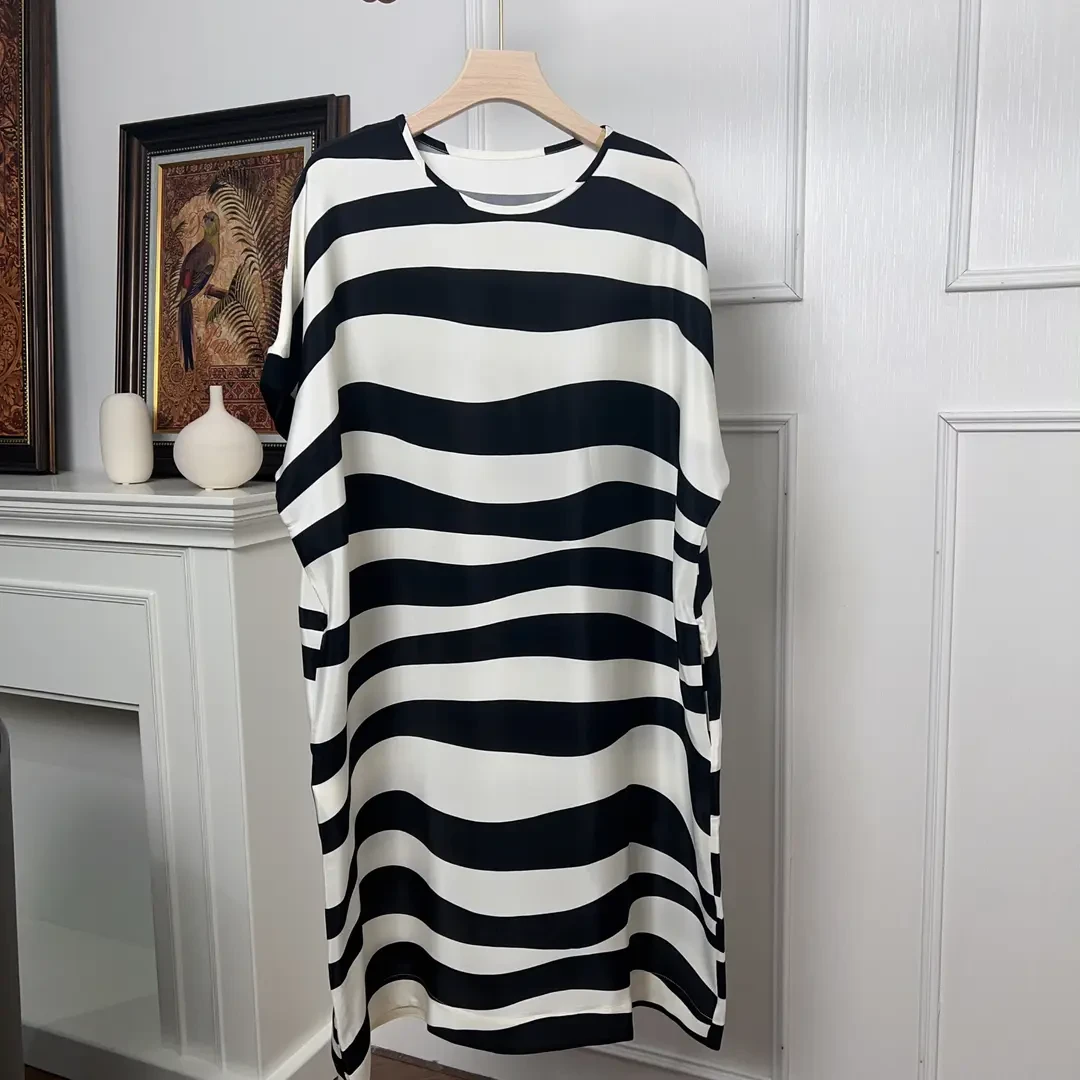 气质直线抬升  黑白斑马条纹廓形连衣裙  经典永恒  8677