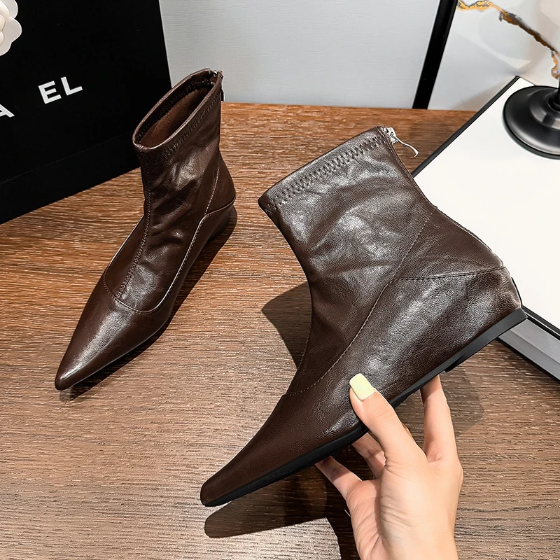 复古棕色坡跟内增高瘦瘦靴2025年女春秋新款气质法式尖头显瘦短靴