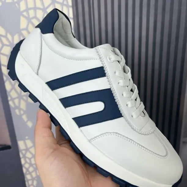 时尚休闲运动鞋，牛皮。