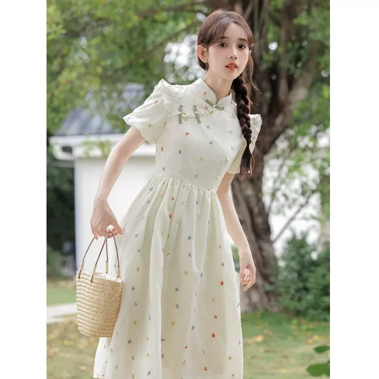 2025新款国风少女立领改良新中式汉元素复古盘扣泡泡袖连衣裙
