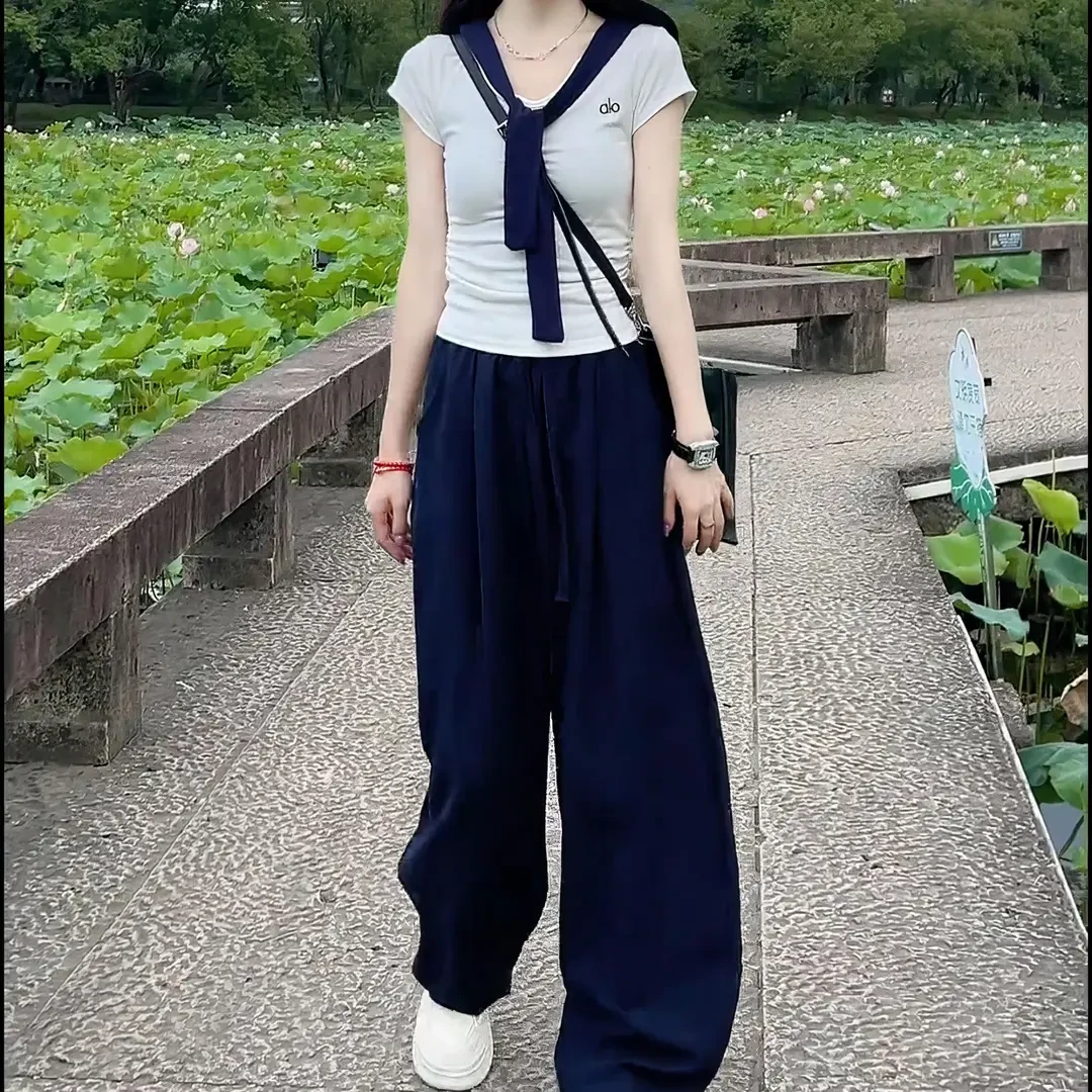 2025年夏季新款韩版时尚学院风设计感白色v领上衣女小众洋气上衣