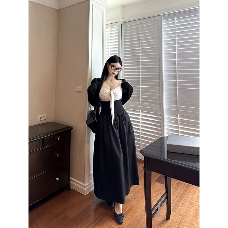 黑泽玄七“伯克利周末”夏季显瘦v领收腰通勤黑白撞色吊带连衣裙女