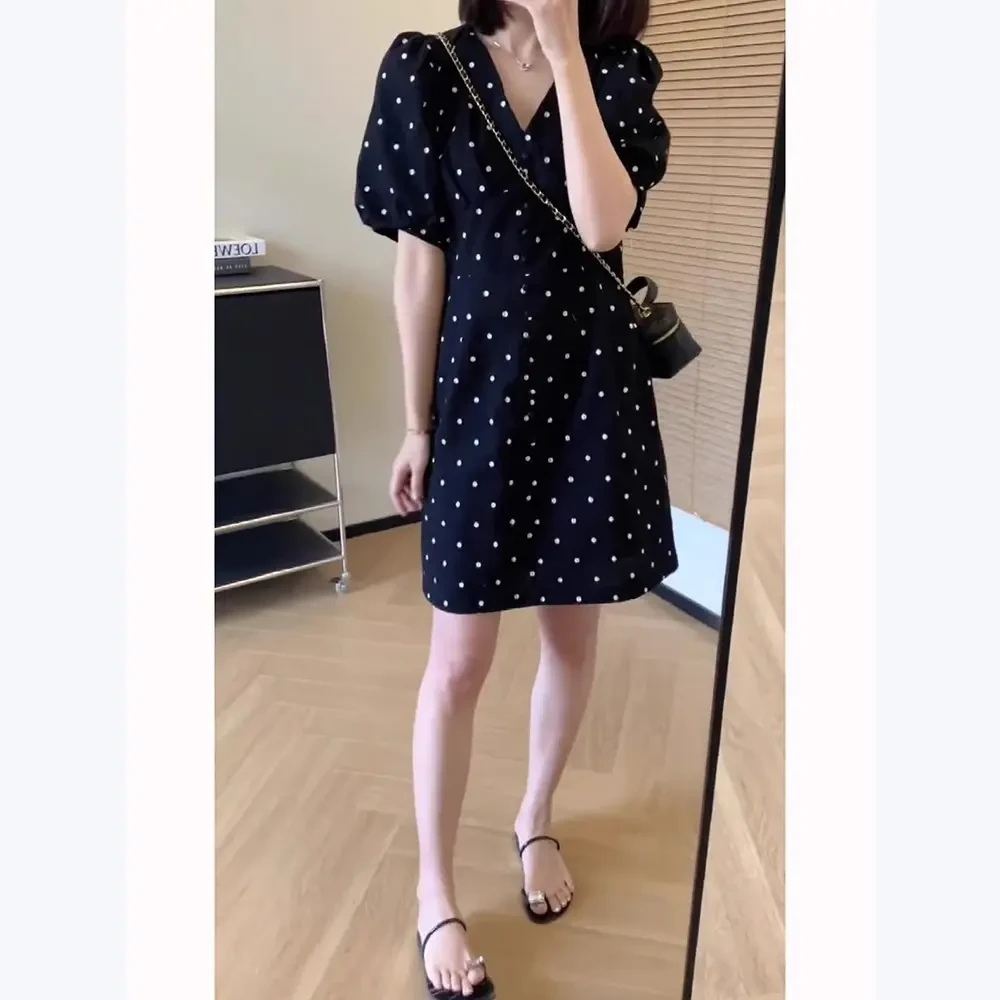 黑色波点泡泡袖连衣裙子女夏短裙新款赫本风通勤减龄漂亮显瘦