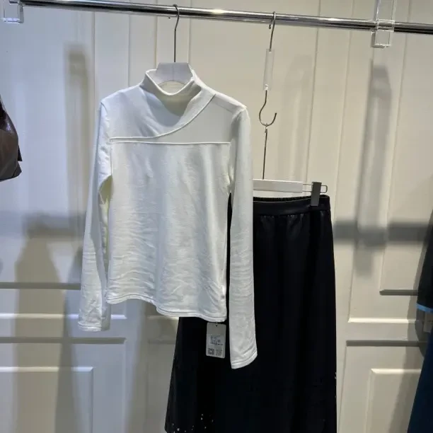 白色中领德绒磨毛打底衫 6 88242