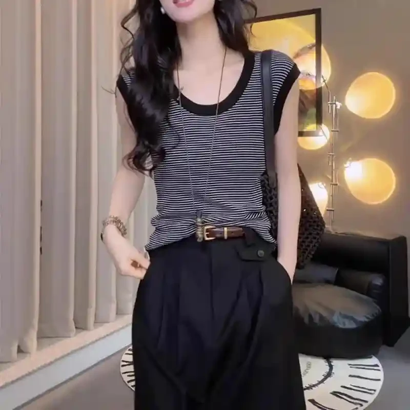 大码新款u领黑白条纹无袖针织背心女夏季胖MM百搭气质减龄短袖T恤