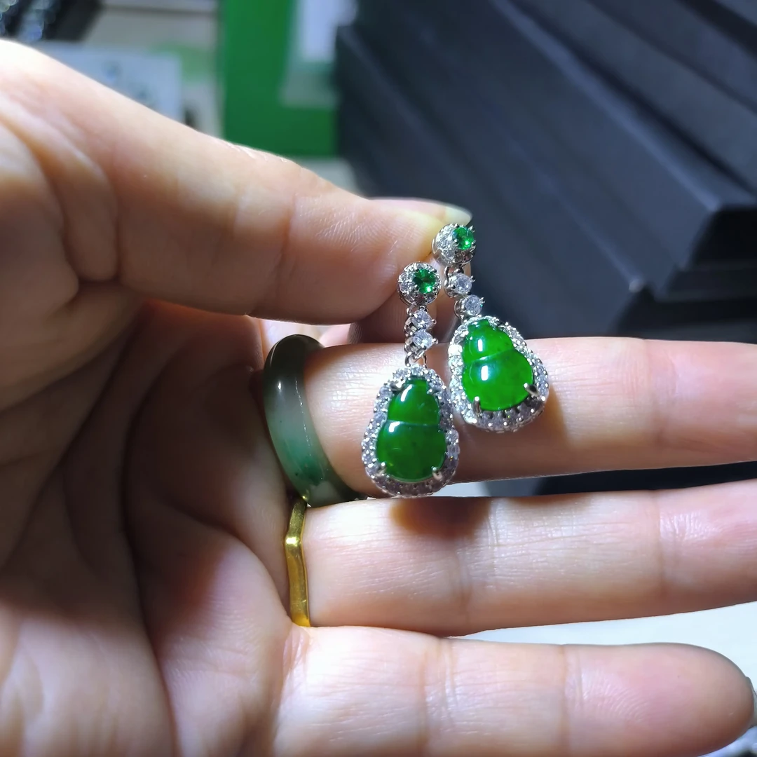 天然A货翡翠合金镶满绿葫芦耳订精致素款气质优雅时尚百搭潮流款