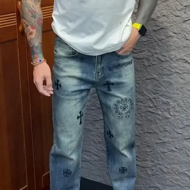 2025秋冬新款时尚潮流休闲百搭刺绣印花男士直筒水洗做旧牛仔裤
