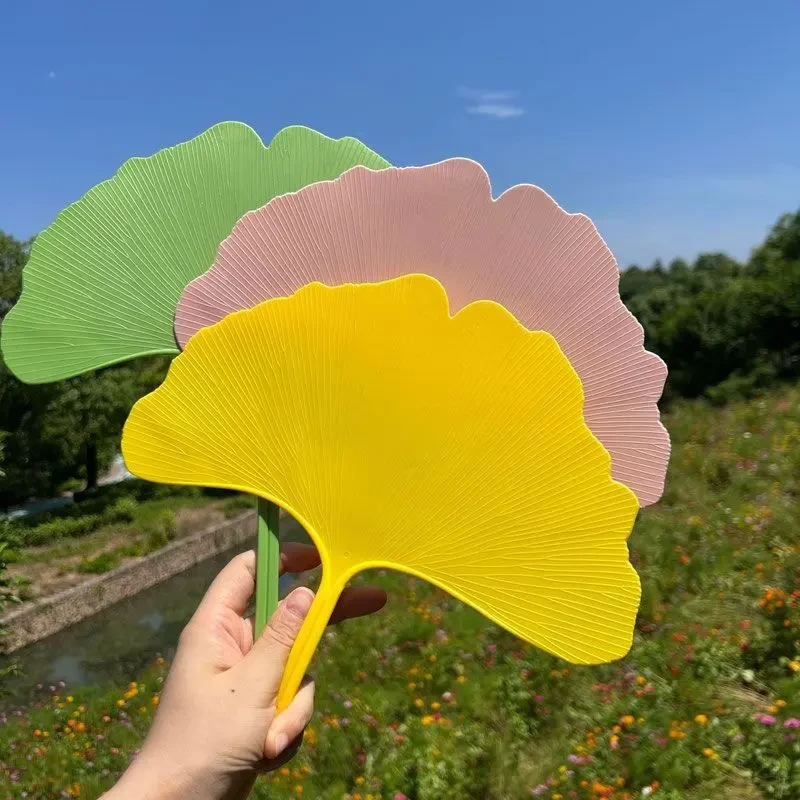 【皮卡】夏天幸运银杏叶扇子耐用高颜值塑料凉快纯色夏季扇子团扇