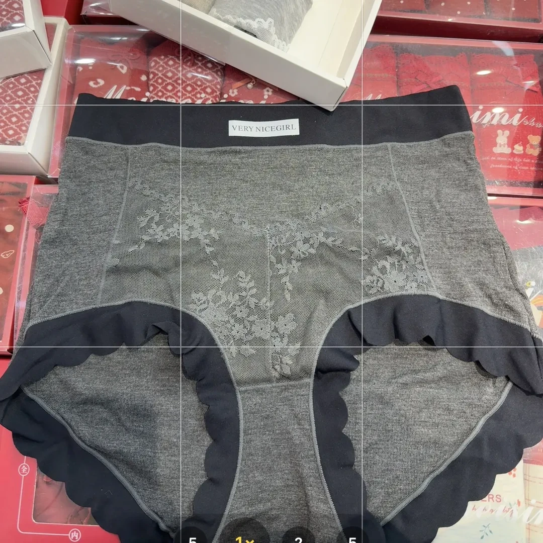 8862女士中腰纯棉拼接蕾丝包臀平角内裤舒适透气抗菌设计