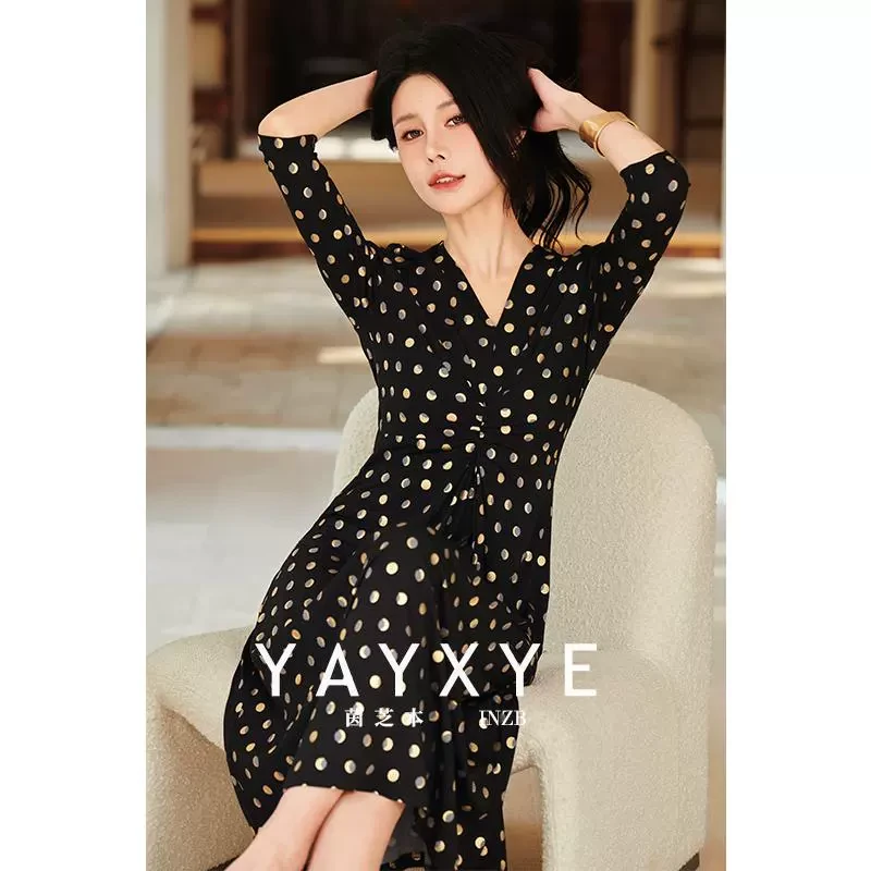 法国茵芝本INZB早春新款黑色v领波点连衣裙气质收腰裹身裙高级感