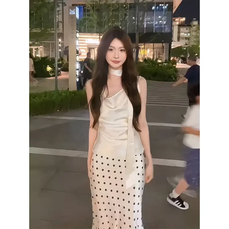 女士时尚夏装法式荡领修身吊带上衣2025夏季高腰显瘦波点半身裙