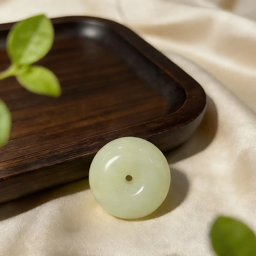 天然和田玉平安扣时尚百搭