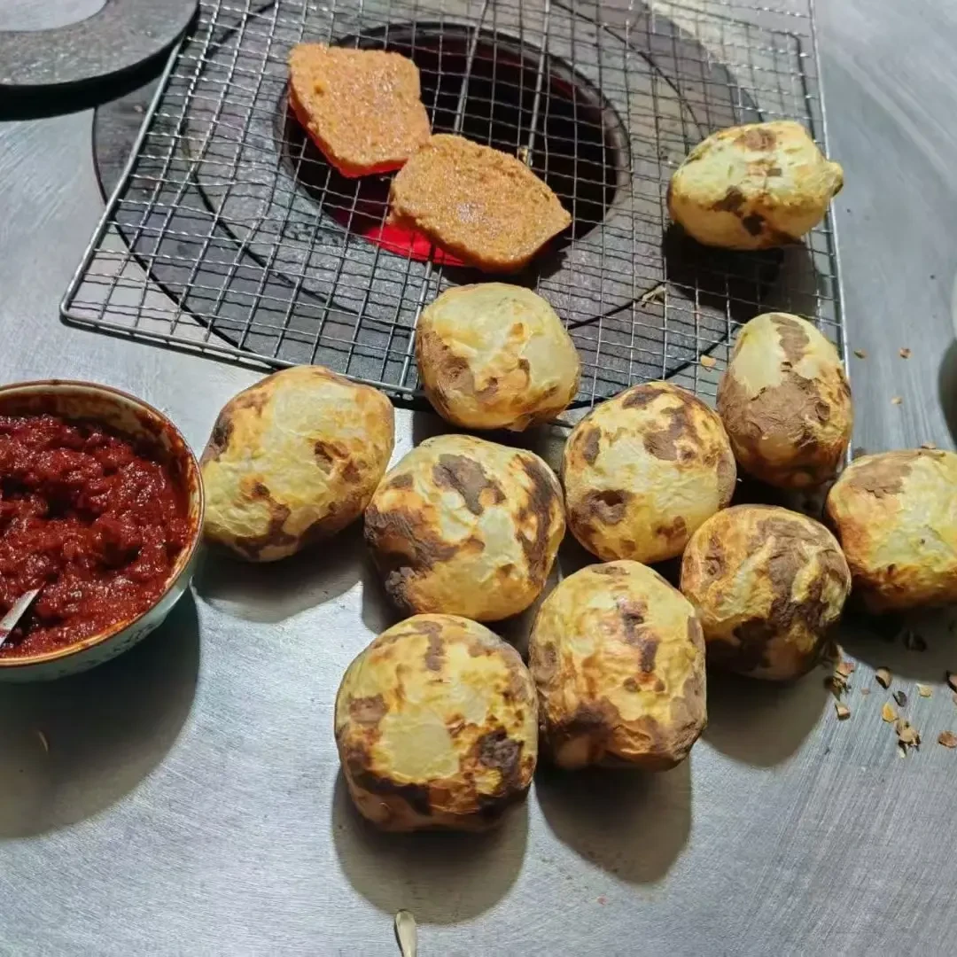 贵州威宁面包洋芋高山新鲜现挖沙面粉糯马铃薯俗称憨包洋芋土豆