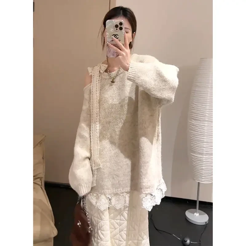 法式温柔风蕾丝拼接露肩毛衣冬新款设计宽松慵懒针织衫休闲裤套装