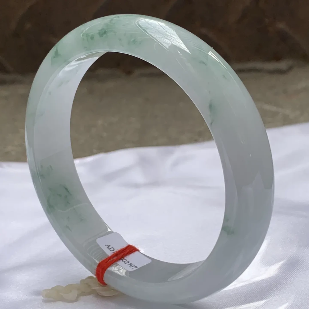 缅甸天然翡翠玉糯冰种飘绿花55圈口女款时尚百搭平安镯