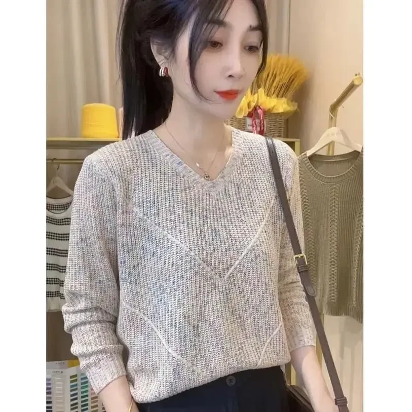 【店铺热销】针织衫女春秋独特别致v领2025新款韩系薄款打底衫上衣