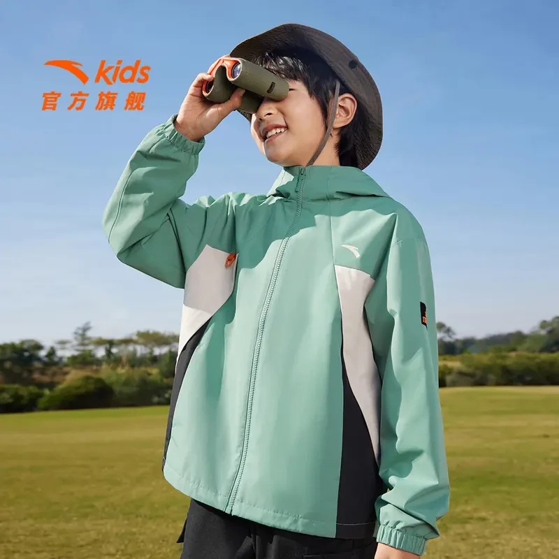 安踏儿童丝光绒运动上衣春新款男大童舒适防儿童防风运动连帽风衣
