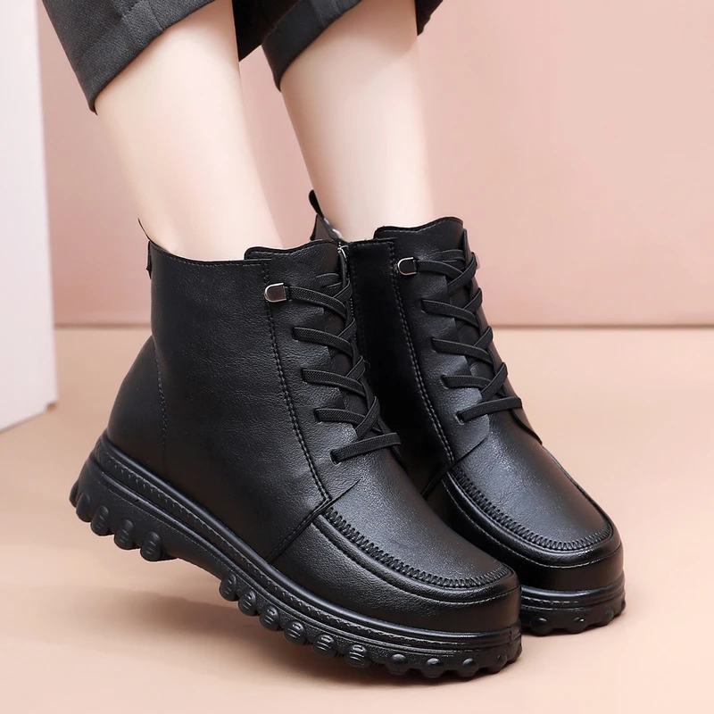 冬季真皮软底妈妈鞋棉鞋加绒加厚保暖防滑短靴中老年女鞋舒适皮鞋