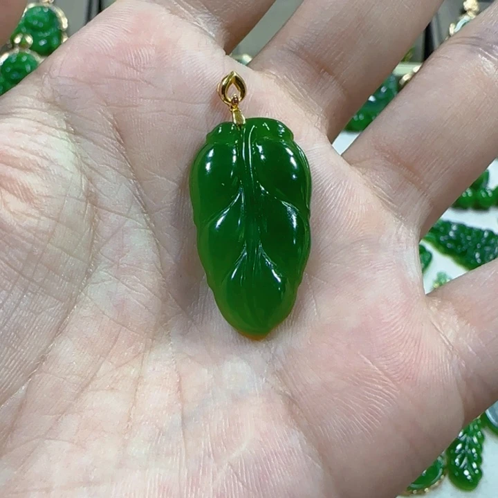 和田玉（碧玉）颈饰18K金镶嵌