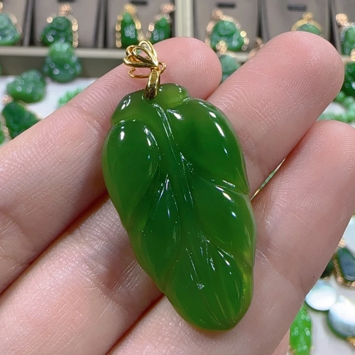 和田玉（碧玉）颈饰18K金镶嵌