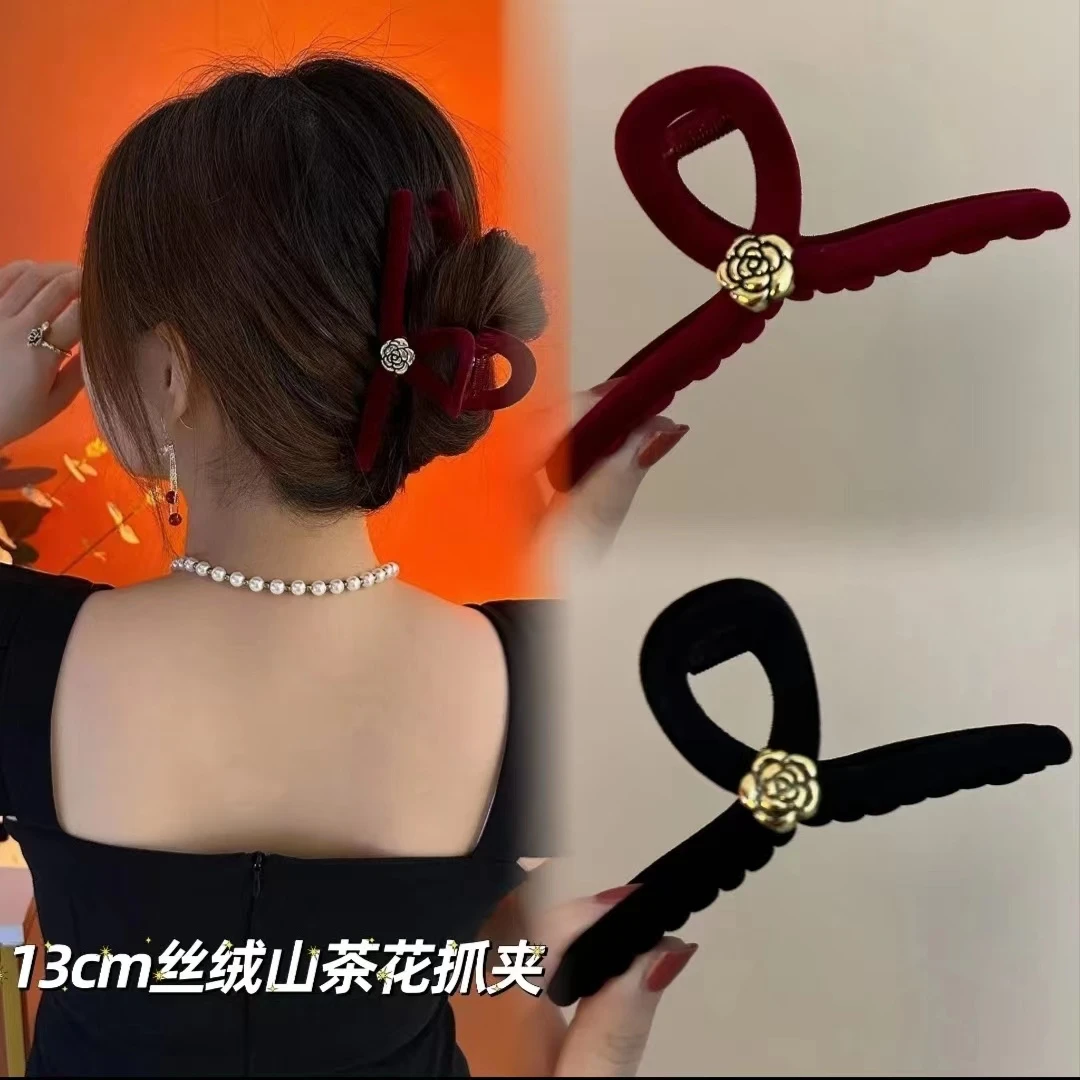 山茶花丝绒抓夹~黑色复古法式新款小香风盘发鲨鱼夹8851