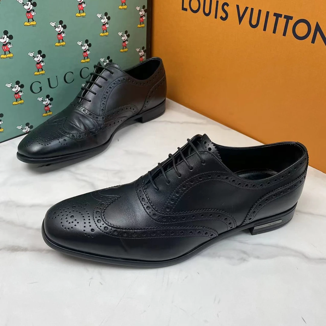 95新 Prada/普拉达 黑色正装雕花经典舒适潮流百搭皮鞋/41.5码