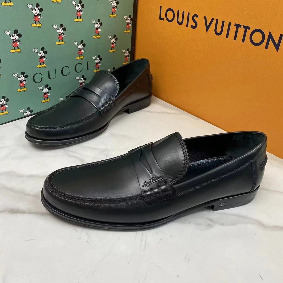 LouisVuitton/路易威登黑色亮面正装时尚百搭皮鞋41.5码/全新