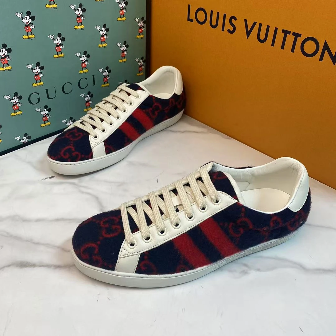 全新未使用 GUCCI/古驰 黑红毛绒双G老花刺绣时尚舒适板鞋/40.5码