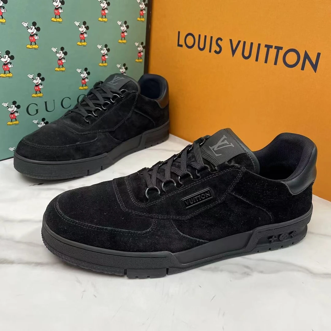 95新 LouisVuitton/路易威登 黑色麂皮潮流tr时尚舒适板鞋/多尺码