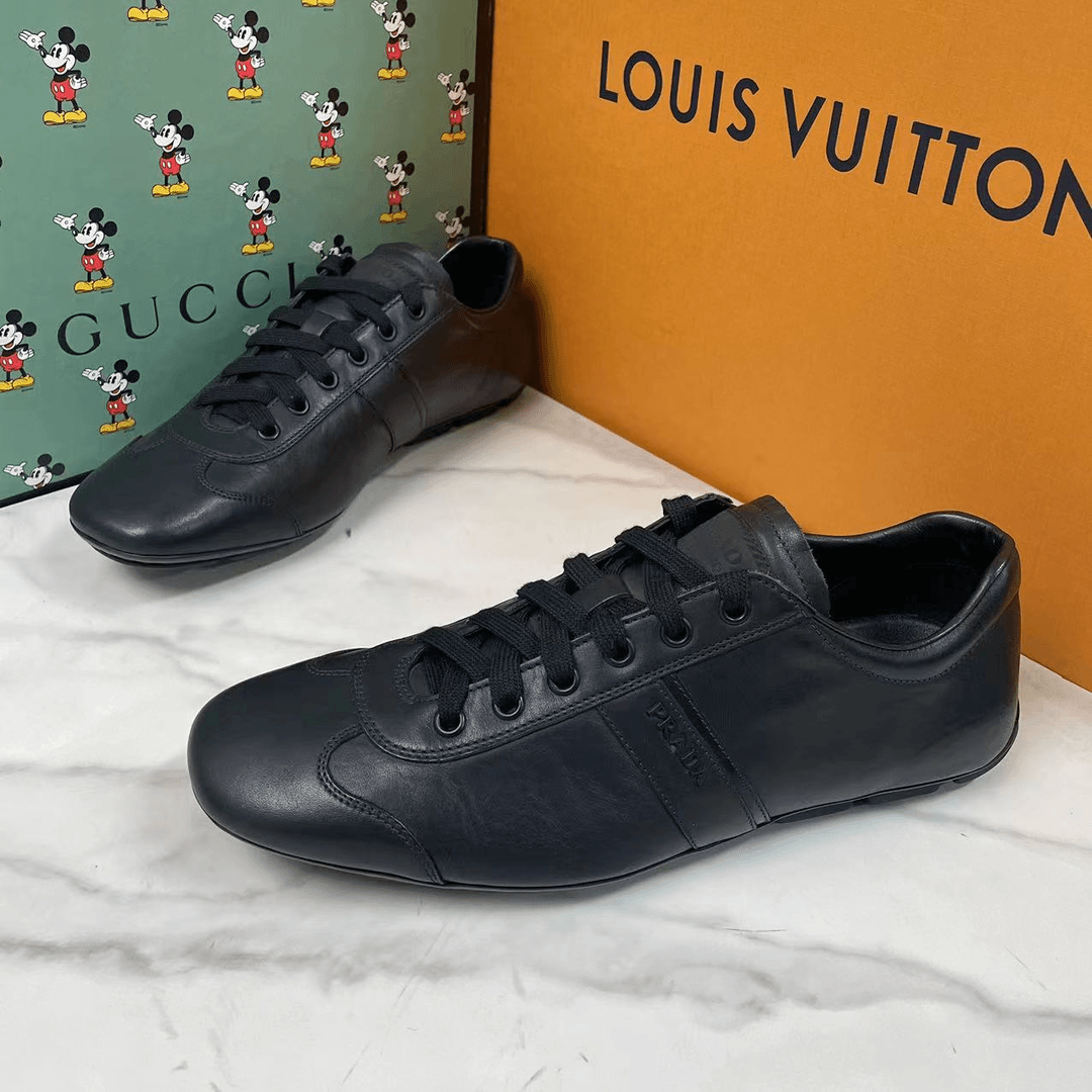 Prada/普拉达黑色男士时尚侧翼logo低帮舒适透气系带 40.5码/全新