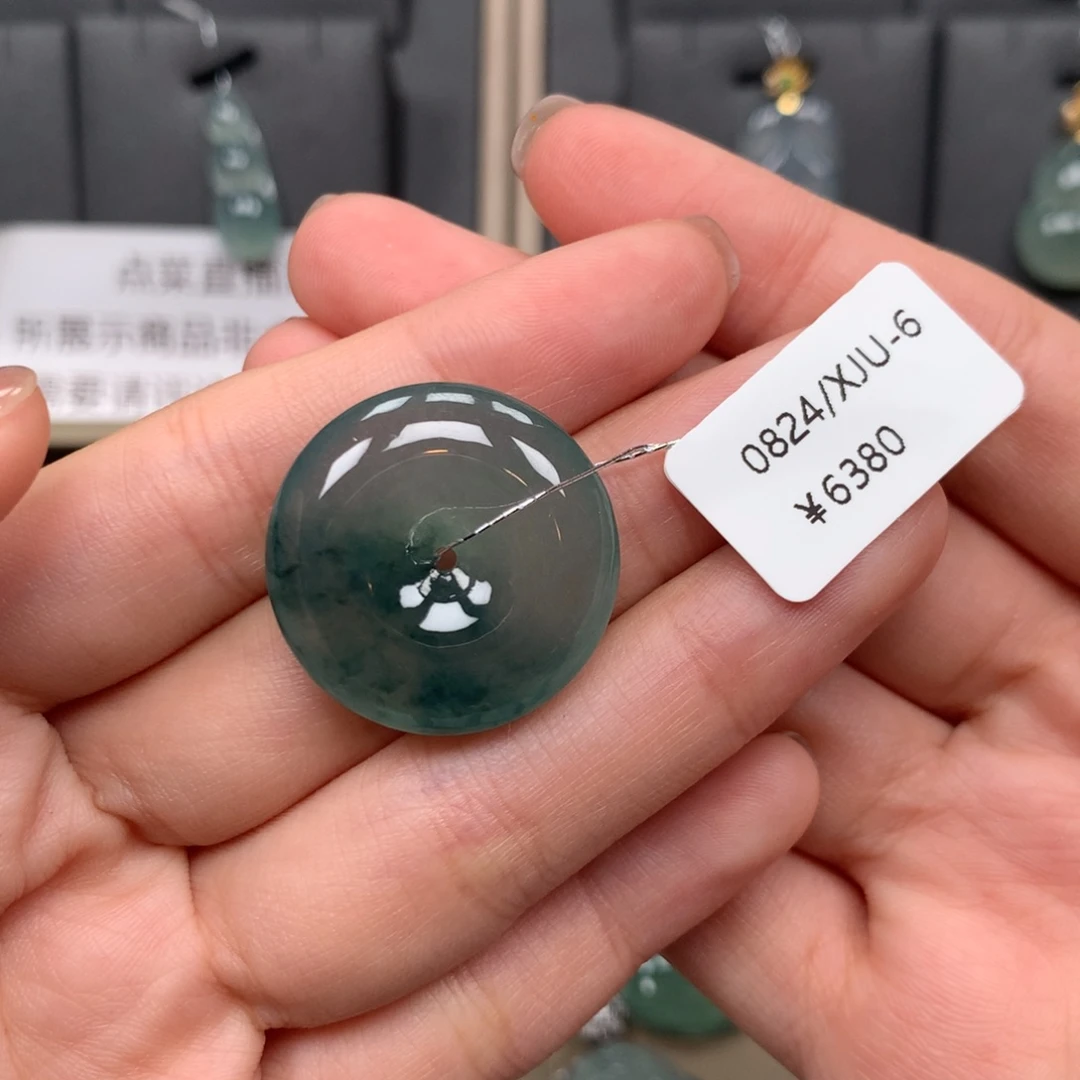 翡翠颈饰未镶嵌花*露平安扣