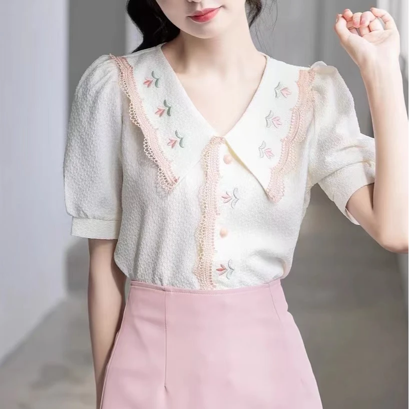 【粉色郁金香】短袖衬衫女高级夏设计正肩法式刺绣娃娃领上衣胖mm