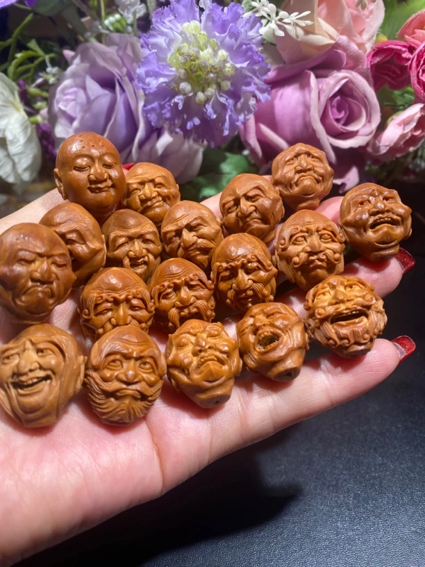 橄榄核须派十八罗汉脖挂，铁核2.0×2.4朱尧力本工