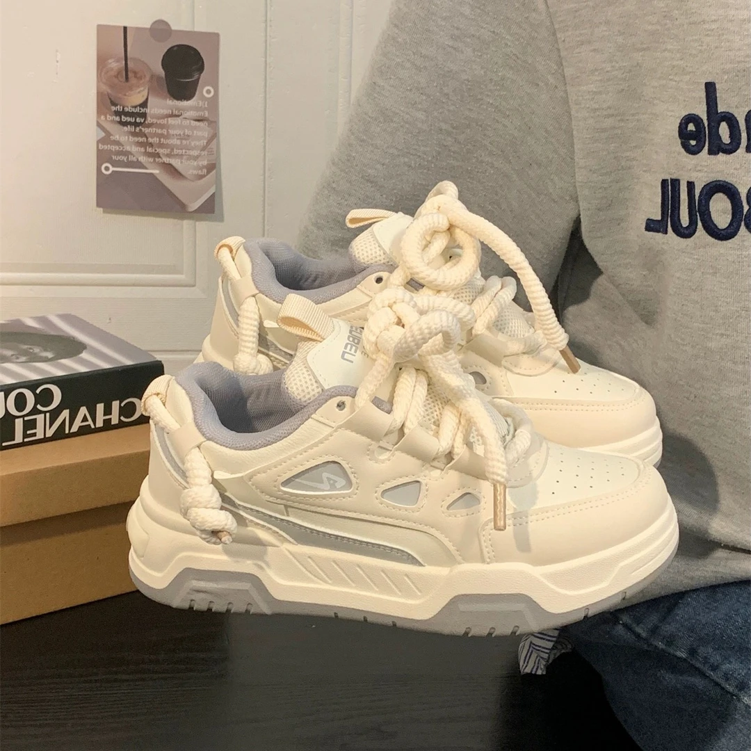 A083白灰奶呼呼小白鞋女款新款百搭流行鞋子学生爆款面包鞋女A390