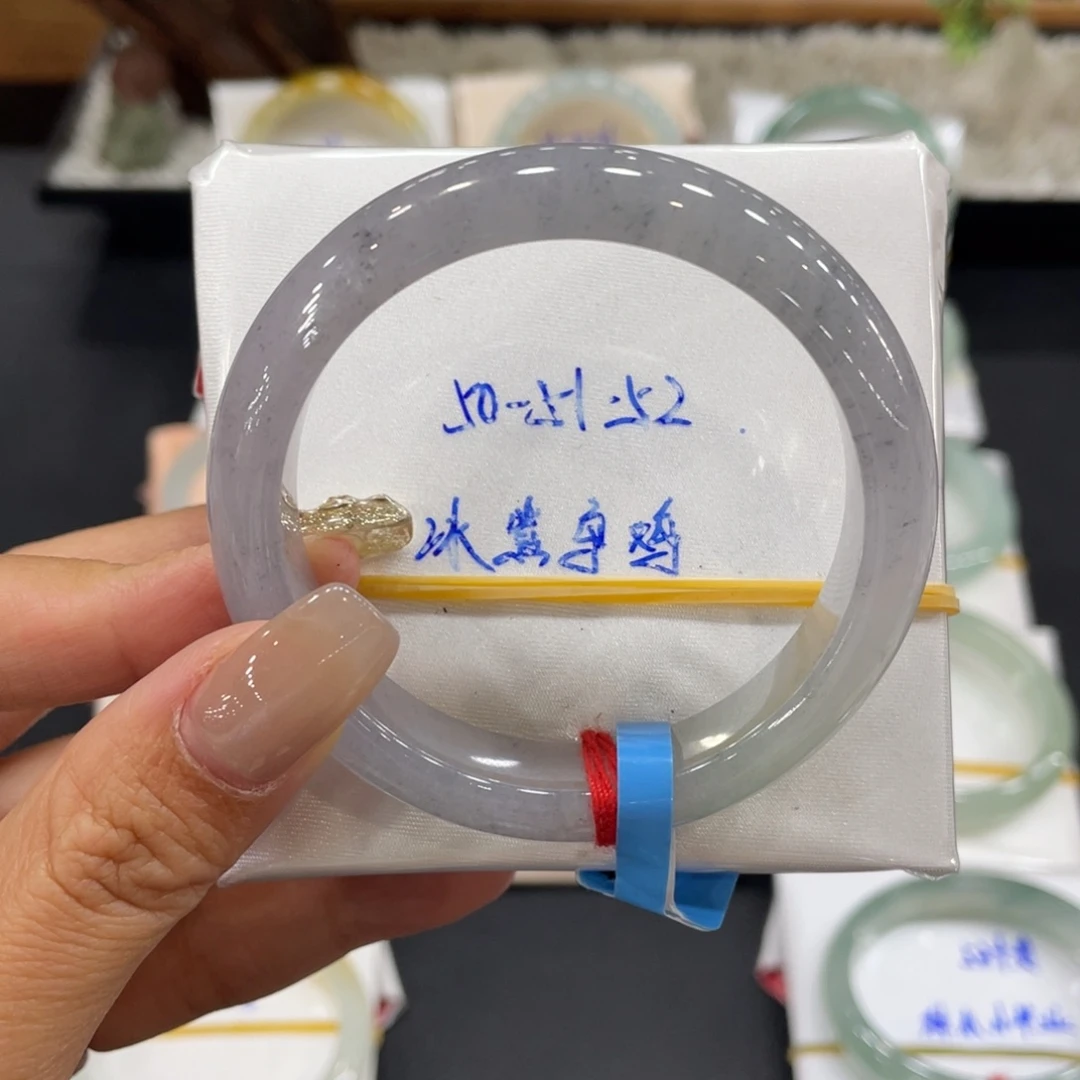翡翠手镯未镶嵌缅甸翡翠