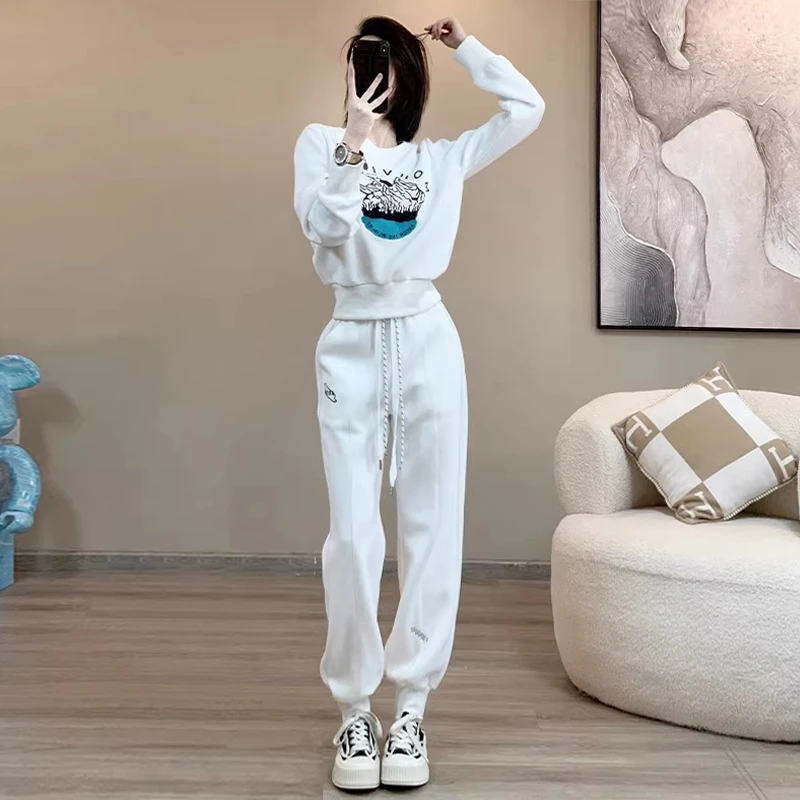 白色休闲运动服套装女春秋2024新款高级感时尚炸街卫衣卫裤两件套
