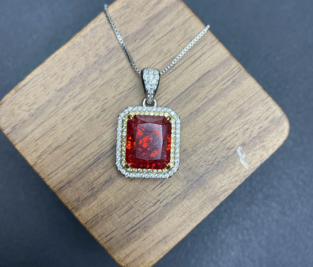 铜合金合成锆石吊坠 HD8S-88087中国红吊坠讲点小巧简约奢华百搭