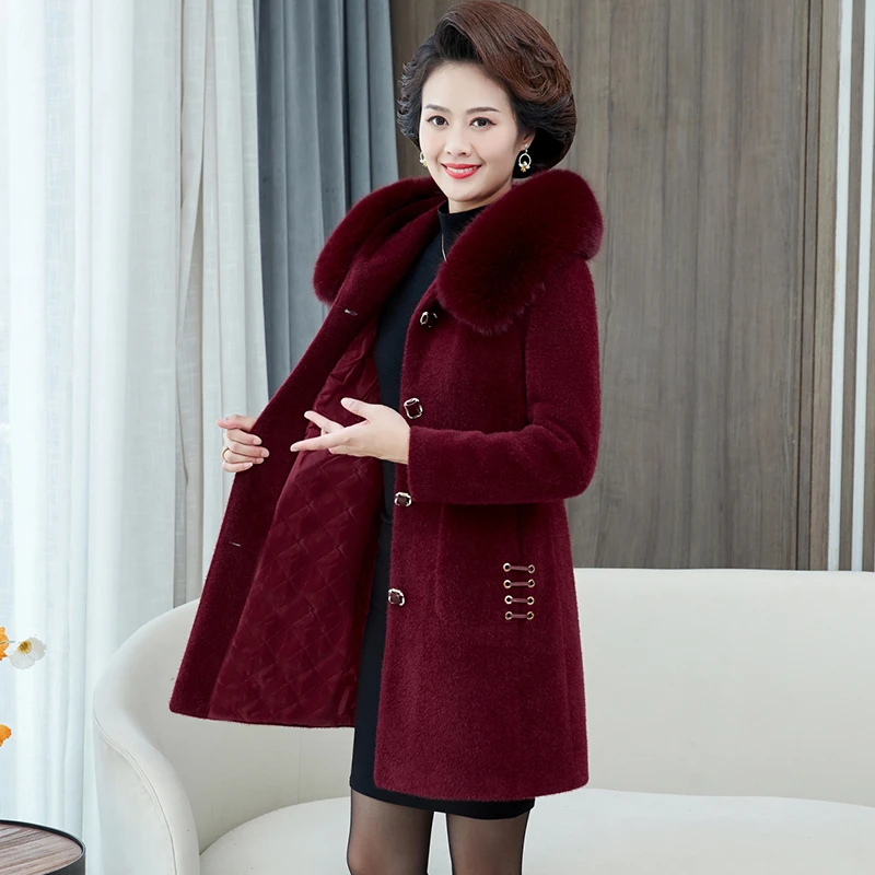 妈妈冬装外套加厚2022新款中老年女装秋冬时尚水貂绒大衣50岁女士