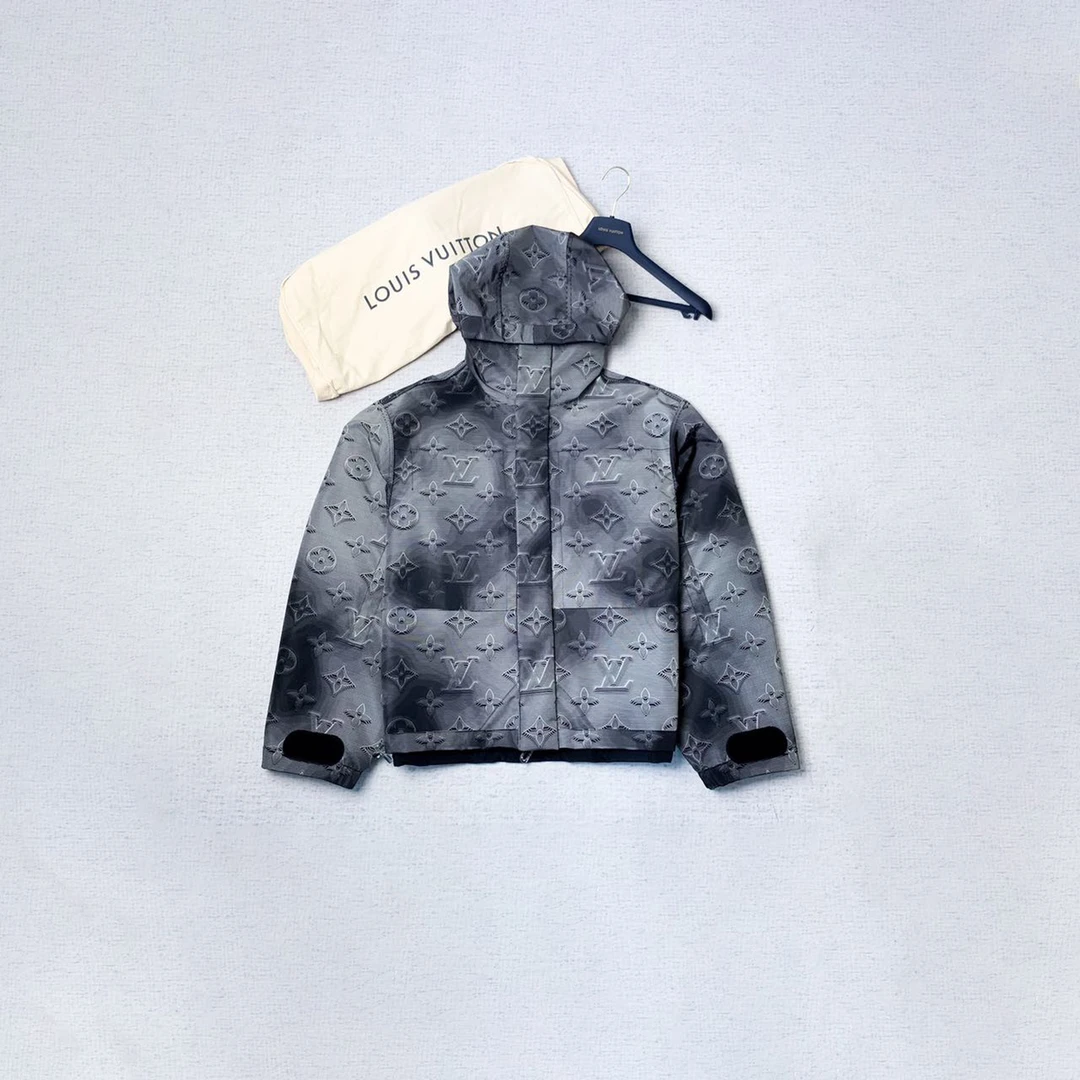 全新未使用 LV Louis Vuitton lv 2054双面穿外套44码编码xb1284