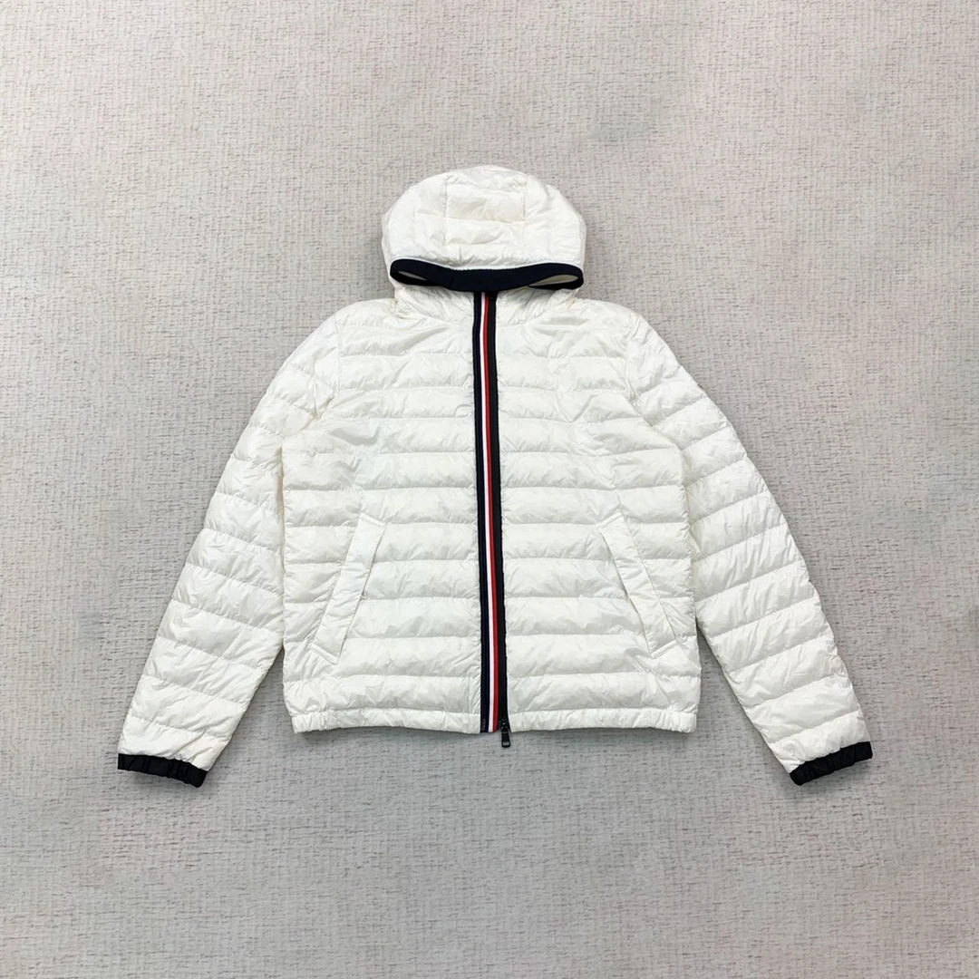 95新  MONCLER 蒙口 经典百搭羽绒服外套5码编码xb2376