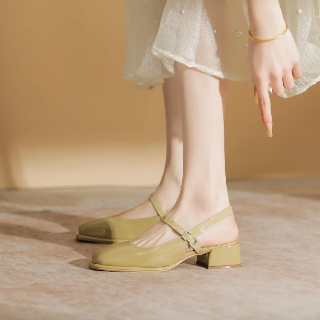 玛丽珍女鞋2025年夏季新款卡其绿仙女风包头凉鞋一字带粗跟高跟鞋