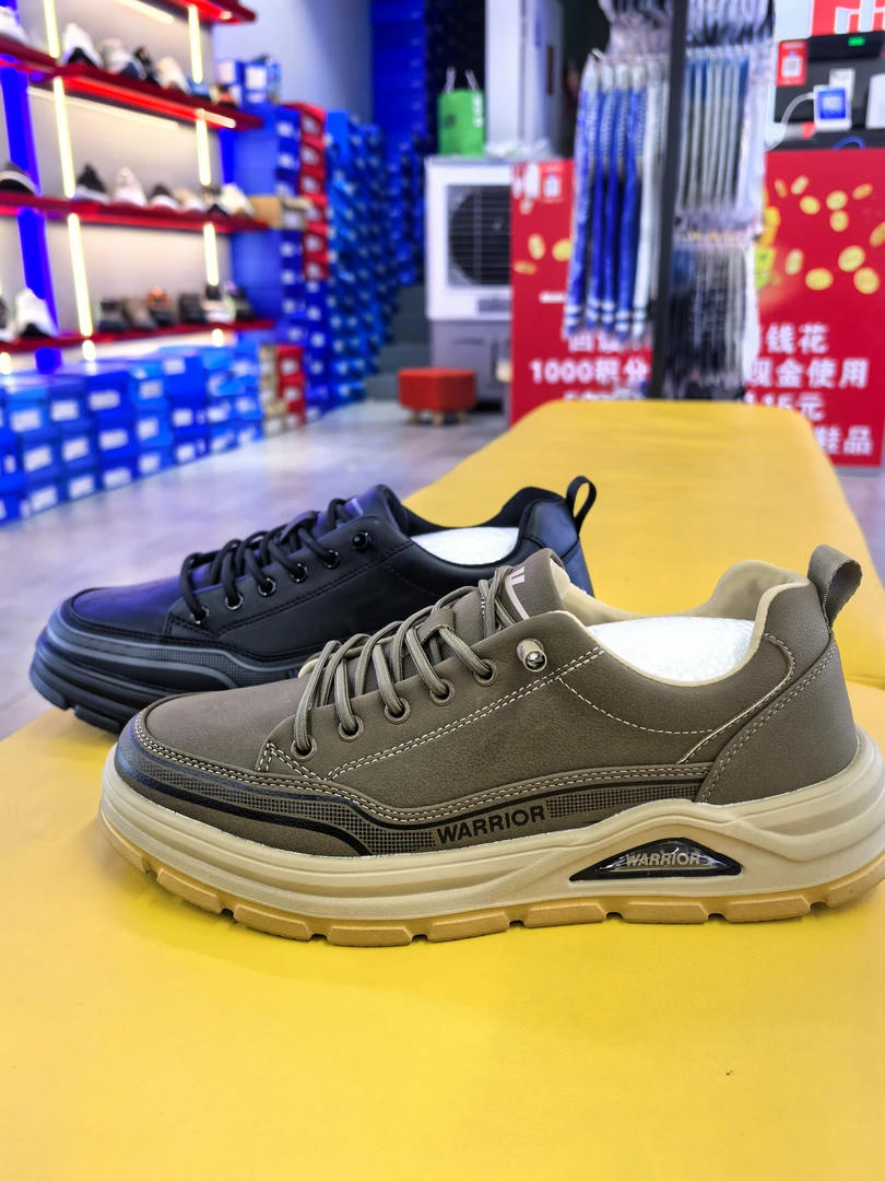 男士皮面轻质一脚蹬休闲鞋