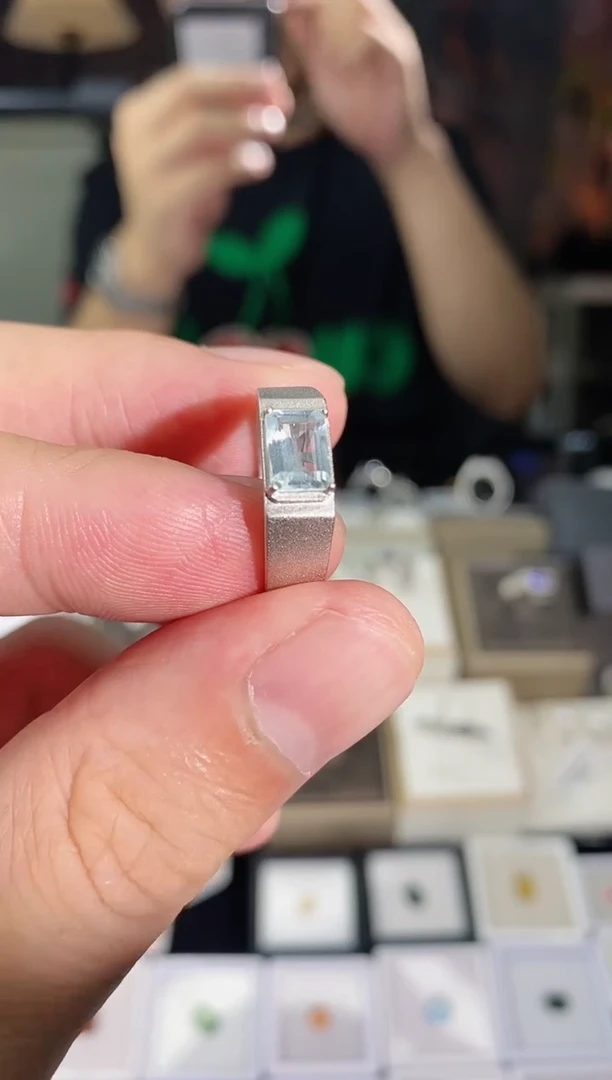 【闪购商品】海蓝宝石戒圈银S925镶嵌11111111