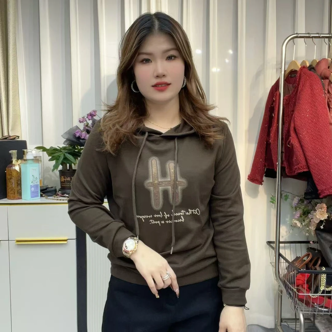 小鑫肝@现货浮力重工英文印花烫钻正肩气质百搭休闲卫衣 2036