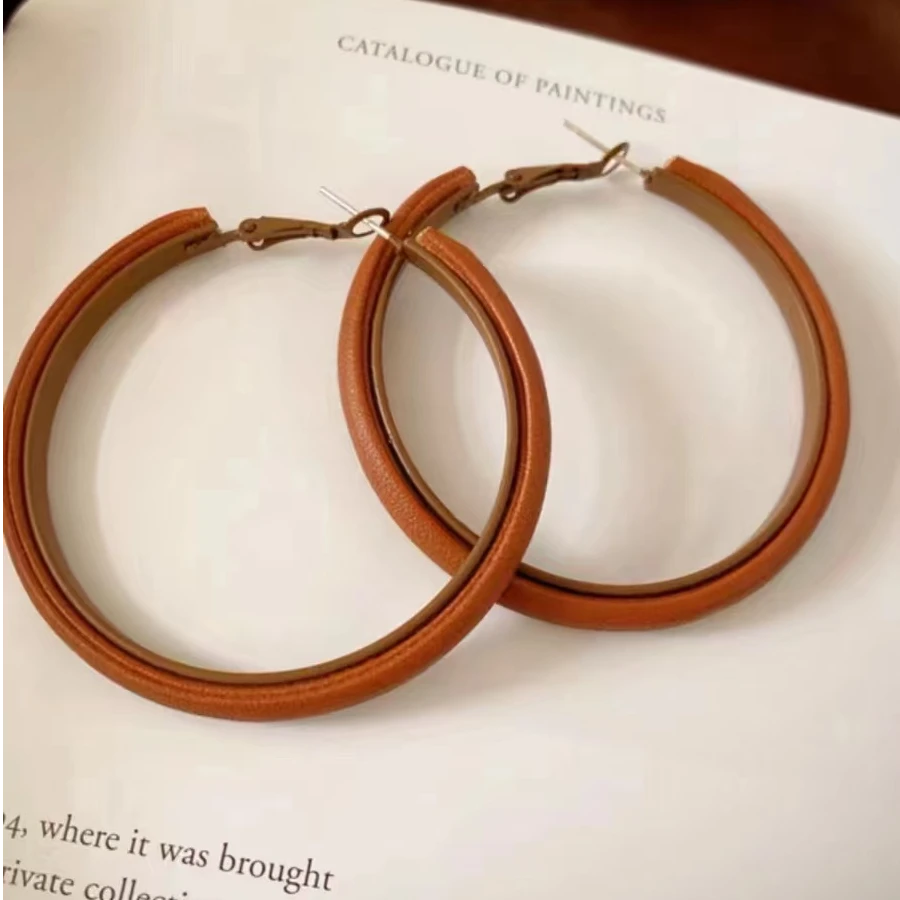 非金属皮质耳饰 XINMO买手店】时尚百搭小众圈圈咖色耳环S24080720