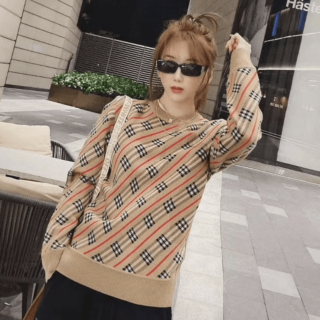 栎桃/巴宝莉/99新/驼色羊绒卫衣/s码/公价11000