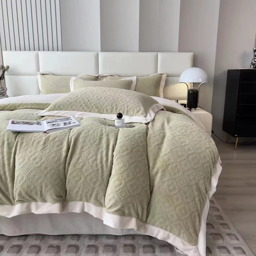 【不老的爷爷家居】单品轻奢高克重牛奶绒加厚雕花四件套—【简约】绿