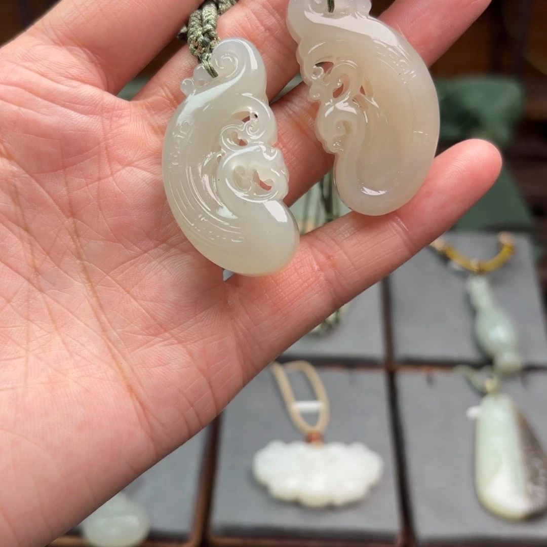 和田玉吊坠未镶嵌