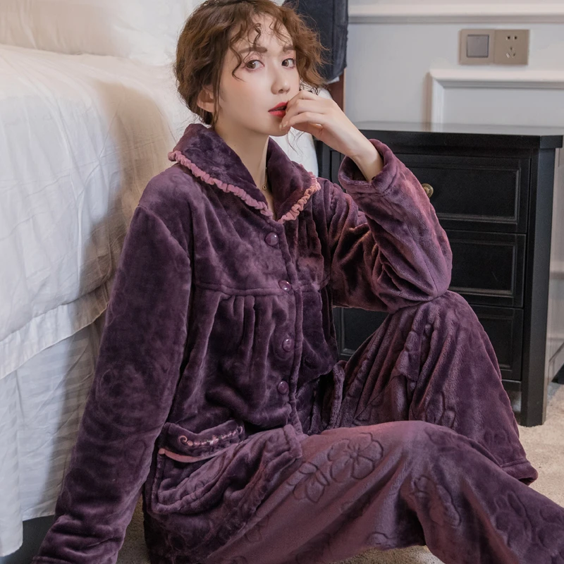 加肥加大码加厚法兰绒200斤中老年睡衣女秋冬季珊瑚绒家居服套装